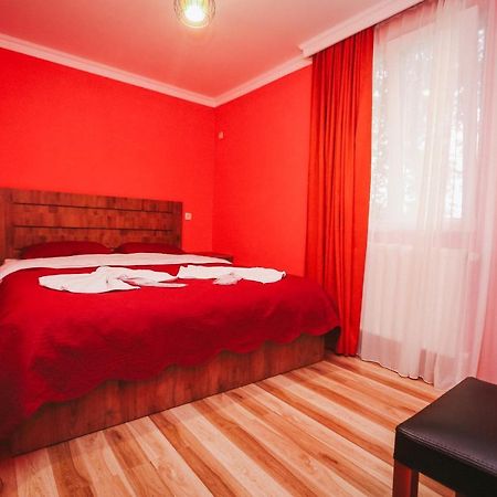 Bebo&Babu Guest House Kutaisi Bagian luar foto