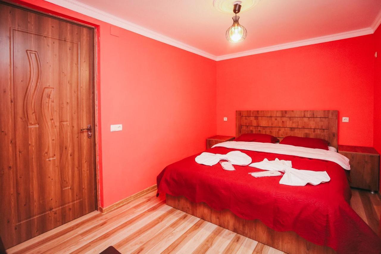 Bebo&Babu Guest House Kutaisi Bagian luar foto