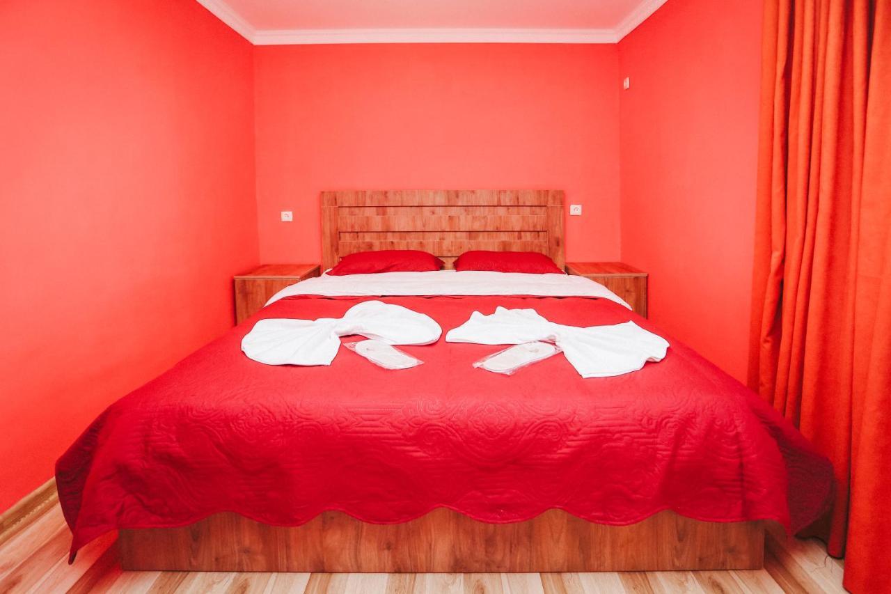 Bebo&Babu Guest House Kutaisi Bagian luar foto