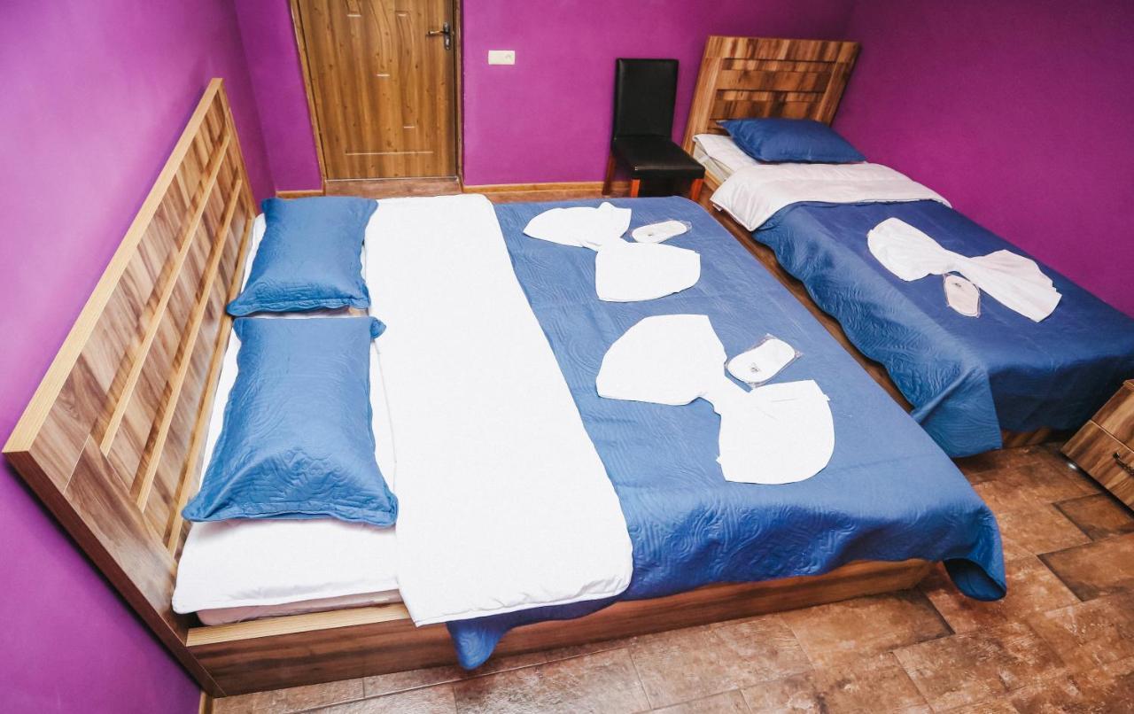 Bebo&Babu Guest House Kutaisi Bagian luar foto
