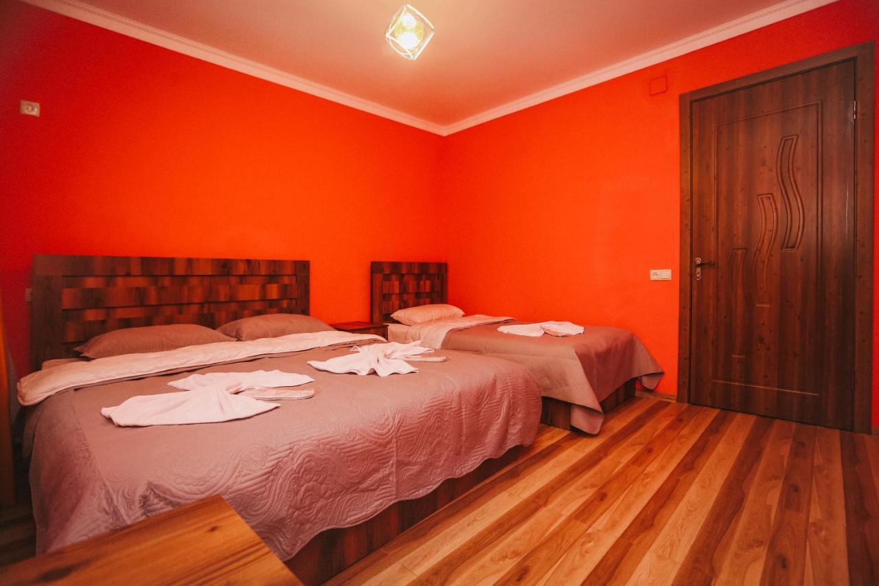 Bebo&Babu Guest House Kutaisi Bagian luar foto